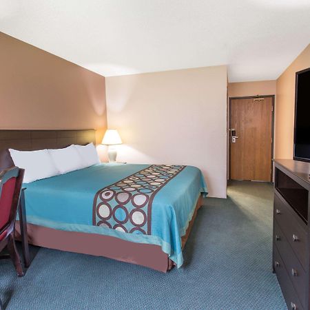 Super 8 By Wyndham Austin Mn Hotel Bagian luar foto